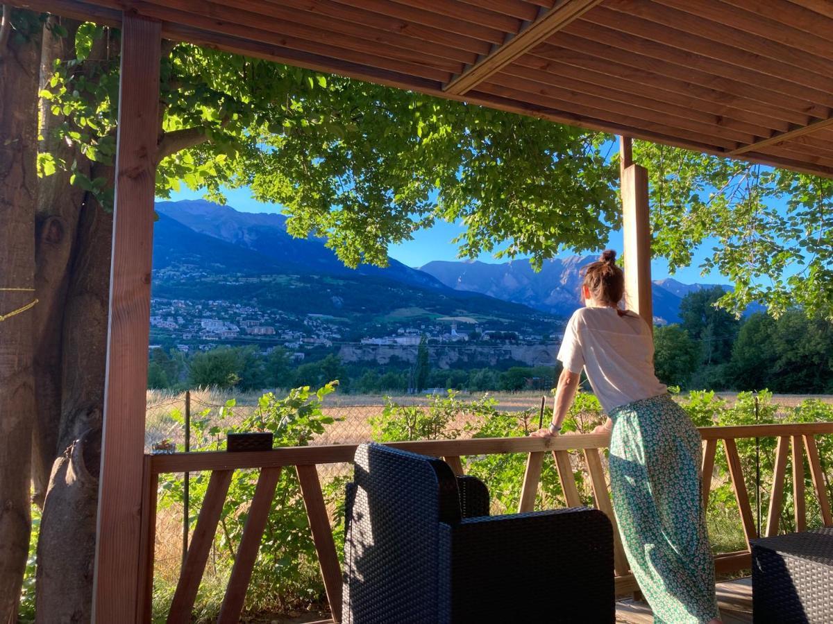 Hotel Camping Les Grillons Embrun Exterior foto
